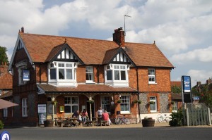 Weybourne Ship Inn front 29Jun13 028